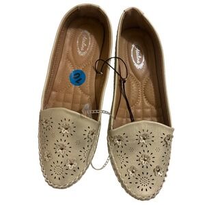 Atalina‎ Loafers Women 10 Gold Excellence Laser Cut Floral SF9725